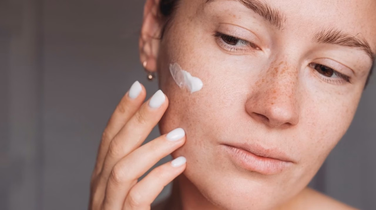 Pourquoi les pores de la peau sont-ils dilatés et comment y remédier